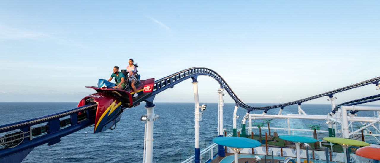 Look forward to a breathtakingride in the BOLT roller coaster!